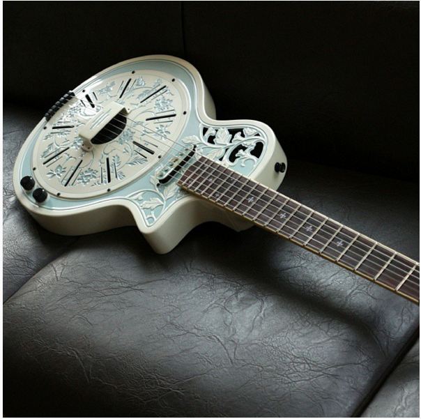 Dijual di atas Rp 100 juta, pesanan gitar Ivan full sampai 2017 Dijual di atas Rp 100 juta, pesanan gitar Ivan full sampai 2017