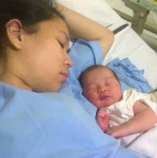 Anjasmara sudah punya cucu nan menggemaskan lho, ini dia foto-fotonya Anjasmara sudah punya cucu nan menggemaskan lho, ini dia foto-fotonya