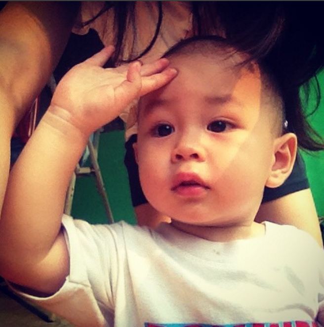 Anjasmara sudah punya cucu nan menggemaskan lho, ini dia foto-fotonya Anjasmara sudah punya cucu nan menggemaskan lho, ini dia foto-fotonya