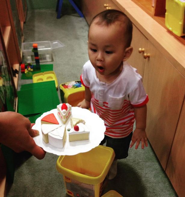 Anjasmara sudah punya cucu nan menggemaskan lho, ini dia foto-fotonya Anjasmara sudah punya cucu nan menggemaskan lho, ini dia foto-fotonya