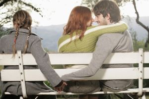 Suami dekat dengan teman sekantor, Dona terbakar cemburu setiap hari