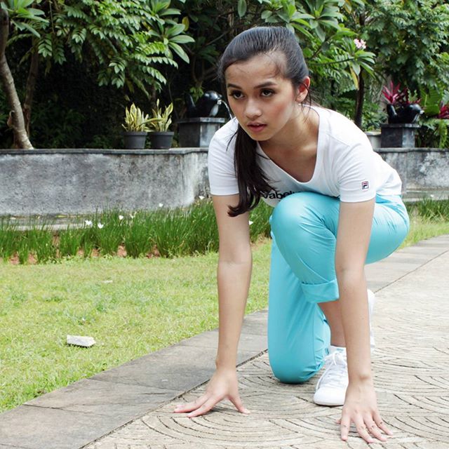 Putri Ayu IMB dulu hitam manis sekarang tambah cantik lho.. Putri Ayu IMB dulu hitam manis sekarang tambah cantik lho..