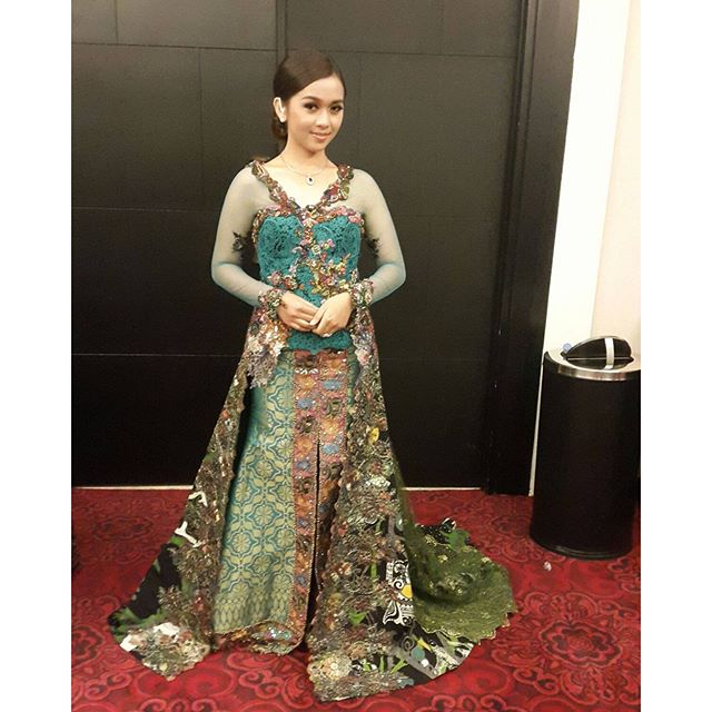 Putri Ayu IMB dulu hitam manis sekarang tambah cantik lho.. Putri Ayu IMB dulu hitam manis sekarang tambah cantik lho..