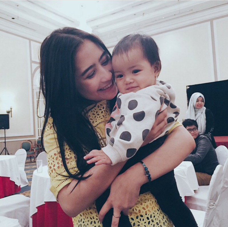 Lucu & menggemaskannya Mikaila Akyza Pratama, anak Ricky Harun-Herfiza Lucu & menggemaskannya Mikaila Akyza Pratama, anak Ricky Harun-Herfiza