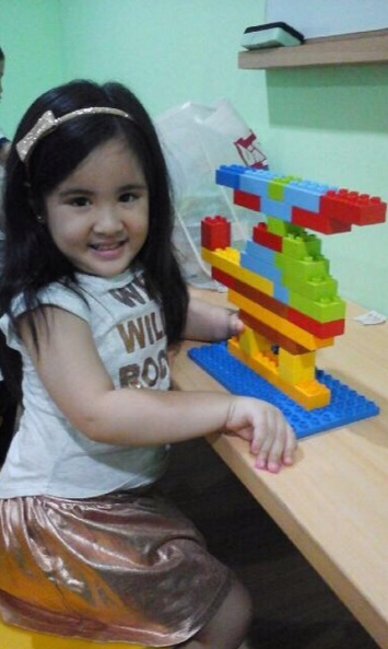 Mikhayla, putri sulung Nia Ramadhani yang cantik dan lucu, bikin gemes Mikhayla, putri sulung Nia Ramadhani yang cantik dan lucu, bikin gemes