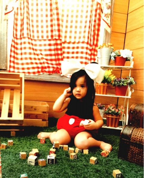 Mikhayla, putri sulung Nia Ramadhani yang cantik dan lucu, bikin gemes Mikhayla, putri sulung Nia Ramadhani yang cantik dan lucu, bikin gemes