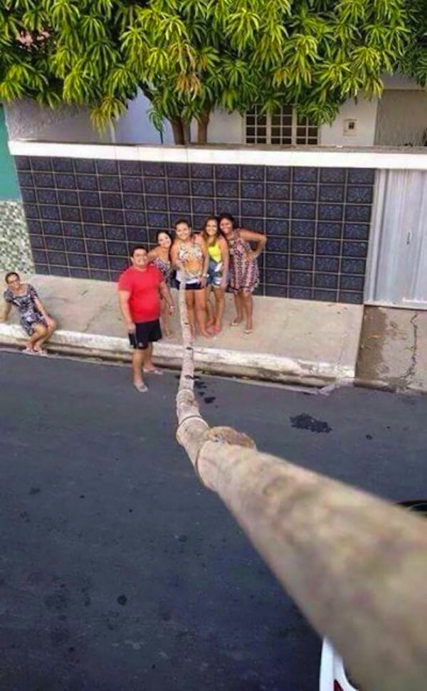 15 Tongsis antimainstream ala orang Indonesia, kreatif!