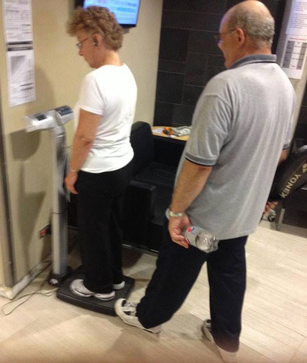 Foto-foto romantis kakek dan nenek ini bikin iri, awas baper!  Foto-foto romantis kakek dan nenek ini bikin iri, awas baper!