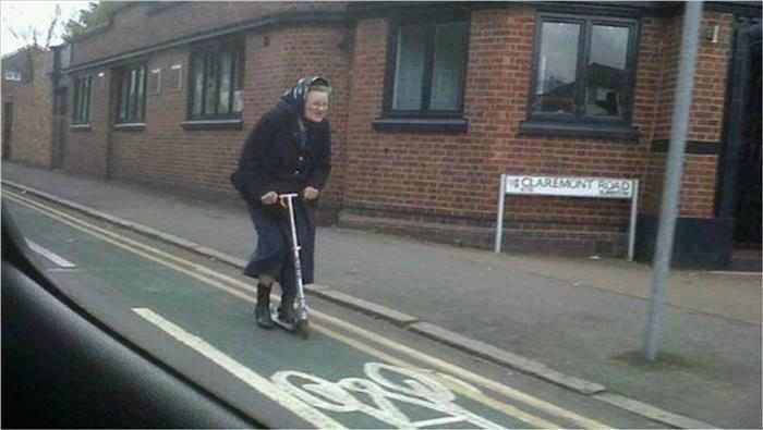 Foto-foto romantis kakek dan nenek ini bikin iri, awas baper!  Foto-foto romantis kakek dan nenek ini bikin iri, awas baper!