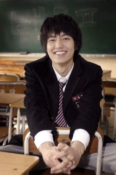 7 Fakta ini buktikan Lee Min Ho tak seganteng yang kamu kira, setuju? 7 Fakta ini buktikan Lee Min Ho tak seganteng yang kamu kira, setuju?