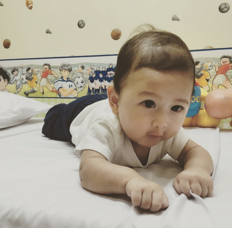 Kenalkan Kabay, putra imut dan ganteng Ferry Maryadi-Deswita Maharani Kenalkan Kabay, putra imut dan ganteng Ferry Maryadi-Deswita Maharani