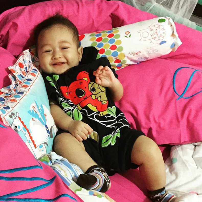 Kenalkan Kabay, putra imut dan ganteng Ferry Maryadi-Deswita Maharani Kenalkan Kabay, putra imut dan ganteng Ferry Maryadi-Deswita Maharani