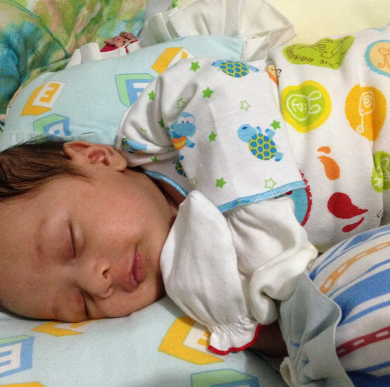 Kenalkan Kabay, putra imut dan ganteng Ferry Maryadi-Deswita Maharani Kenalkan Kabay, putra imut dan ganteng Ferry Maryadi-Deswita Maharani