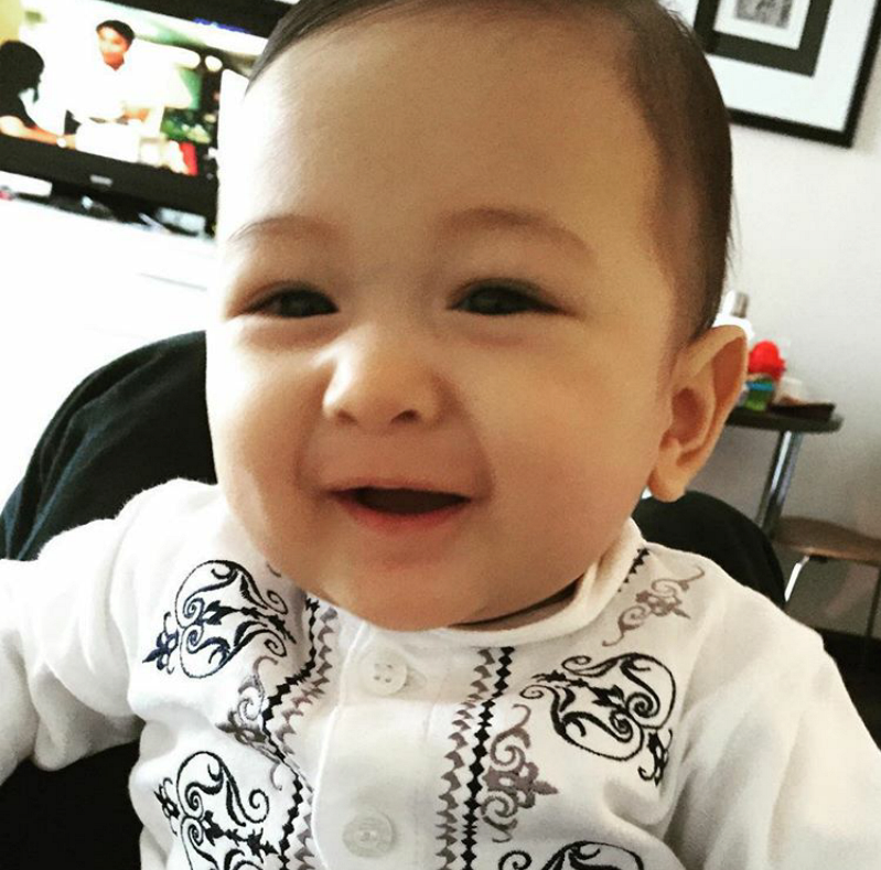 Kenalkan Kabay, putra imut dan ganteng Ferry Maryadi-Deswita Maharani Kenalkan Kabay, putra imut dan ganteng Ferry Maryadi-Deswita Maharani