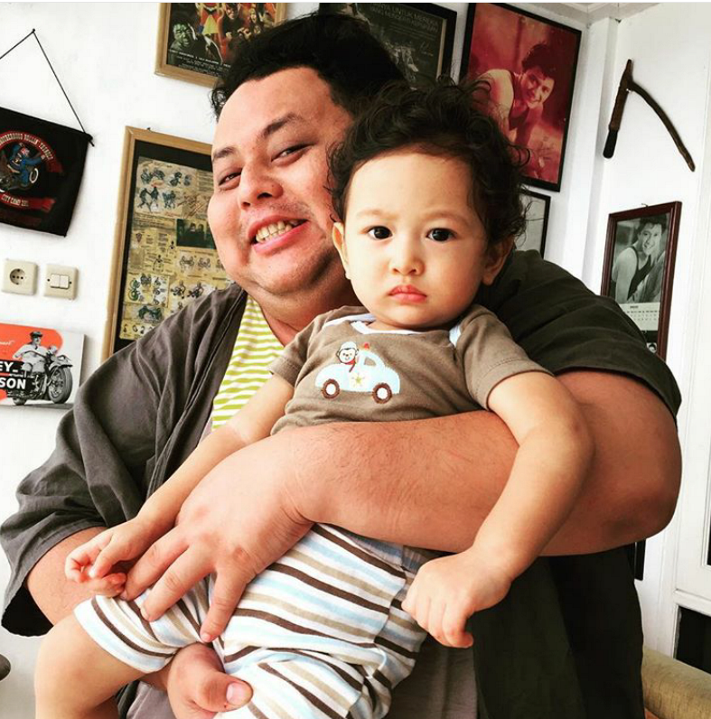 Kenalkan Kabay, putra imut dan ganteng Ferry Maryadi-Deswita Maharani Kenalkan Kabay, putra imut dan ganteng Ferry Maryadi-Deswita Maharani