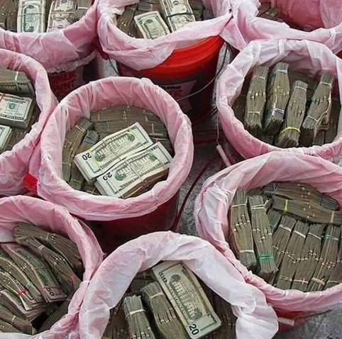 Ngaku sudah bangkrut, Curtis Jackson malah gila-gilaan pamer kekayaan Ngaku sudah bangkrut, Curtis Jackson malah gila-gilaan pamer kekayaan