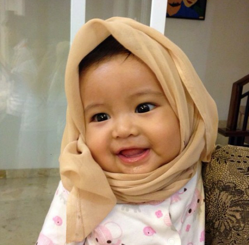 Lucunya Megumi Arrawda Sachi, putri Desta-Natasha Rizki