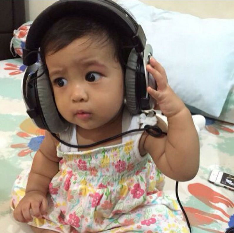 Lucunya Megumi Arrawda Sachi, putri Desta-Natasha Rizki