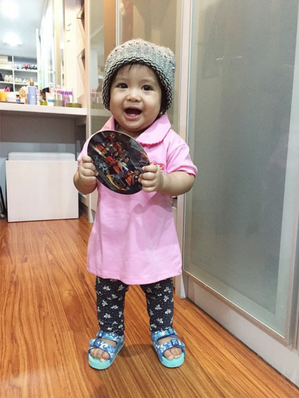 Lucunya Megumi Arrawda Sachi, putri Desta-Natasha Rizki