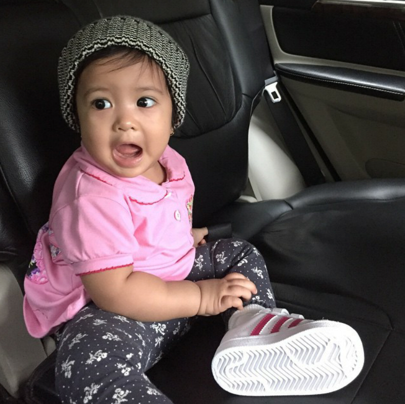 Lucunya Megumi Arrawda Sachi, putri Desta-Natasha Rizki