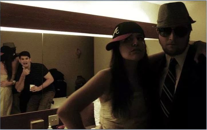 15 Foto yang akhirnya menggelikan gara-gara kaca, gagal deh gaya!