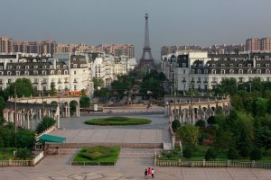 Nggak cuma barang, 9 kota di dunia pun dibuat tiruannya oleh China!