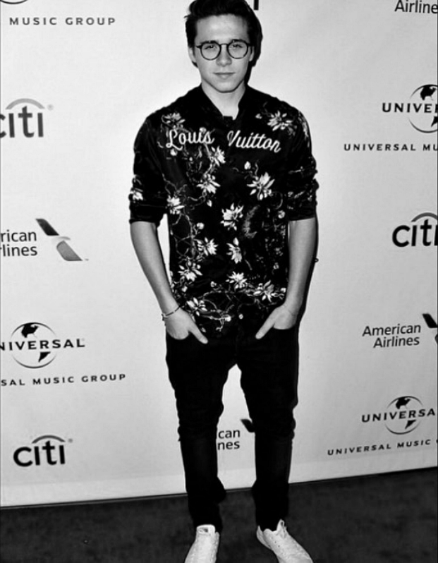 16 Foto si ganteng Brooklyn Beckham ini bikin hatimu klepek-klepek