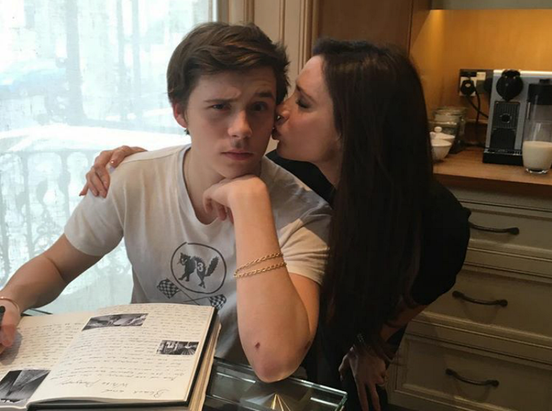16 Foto si ganteng Brooklyn Beckham ini bikin hatimu klepek-klepek