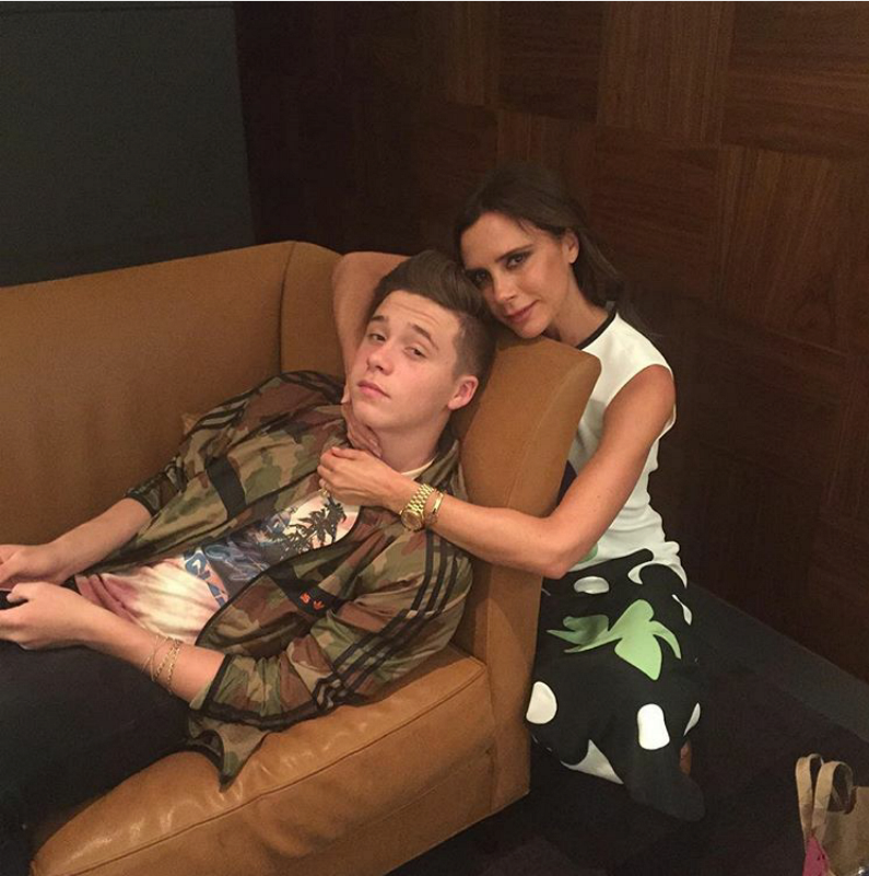 16 Foto si ganteng Brooklyn Beckham ini bikin hatimu klepek-klepek
