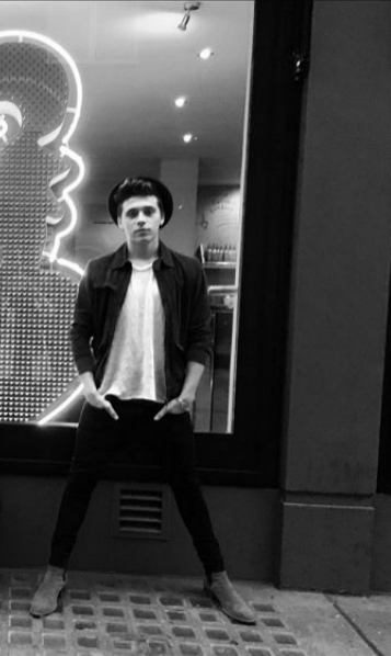16 Foto si ganteng Brooklyn Beckham ini bikin hatimu klepek-klepek