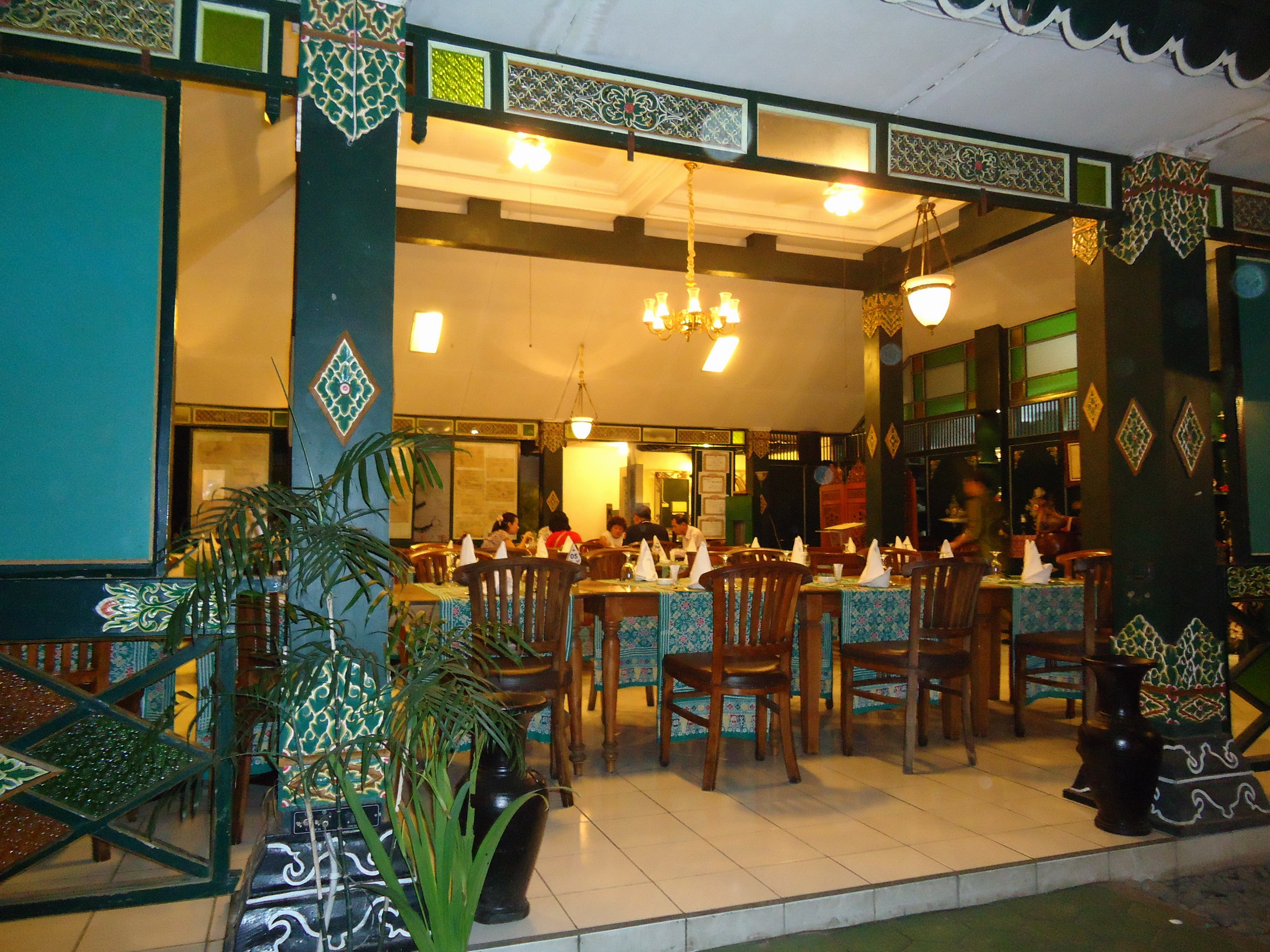 Selain kuliner, 10 resto di Jogja ini juga suguhkan wisata sejarah!
