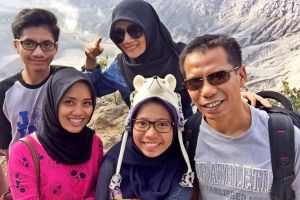 Gadis berhijab peraih Oscar Adam Smith ternyata kerap dapat beasiswa