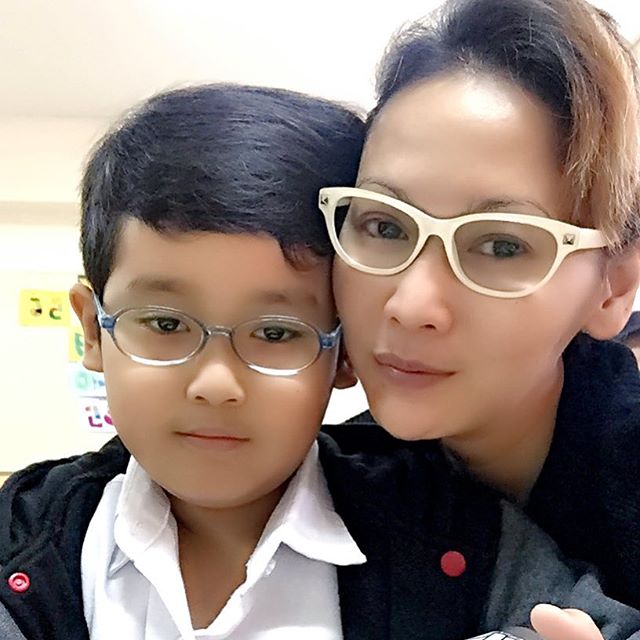 Kenalan yuk dengan Ivan, Anak Inul Daratista yang chubby menggemaskan Kenalan yuk dengan Ivan, Anak Inul Daratista yang chubby menggemaskan