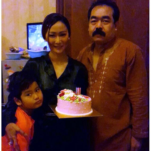 Kenalan yuk dengan Ivan, Anak Inul Daratista yang chubby menggemaskan Kenalan yuk dengan Ivan, Anak Inul Daratista yang chubby menggemaskan