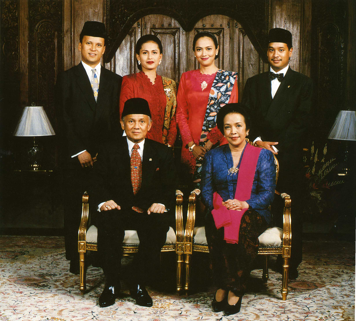 Kehangatan para presiden Indonesia dalam bingkai foto keluarga