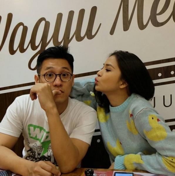 Foto-foto kemesraan Putri Titian dan Junior Liem, jomblo dilarang iri Foto-foto kemesraan Putri Titian dan Junior Liem, jomblo dilarang iri