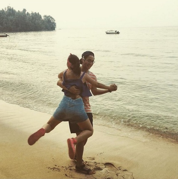 Foto-foto kemesraan Putri Titian dan Junior Liem, jomblo dilarang iri Foto-foto kemesraan Putri Titian dan Junior Liem, jomblo dilarang iri