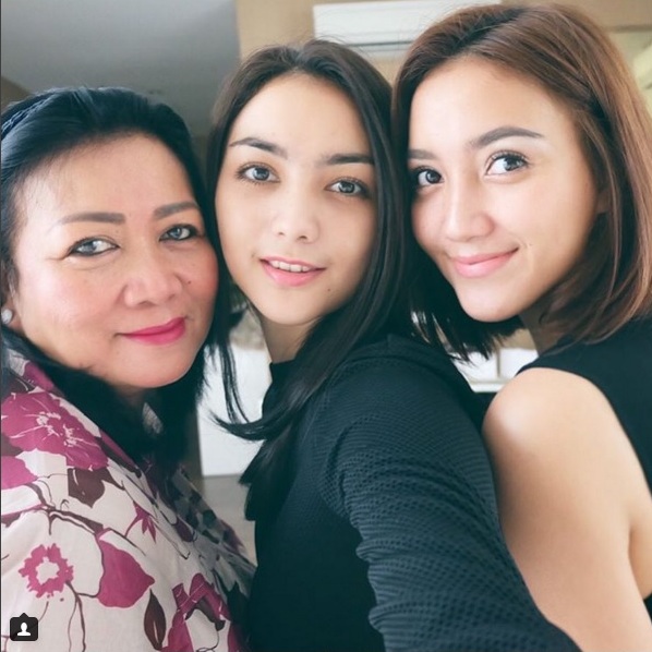Cantiknya Erica Putri kakak Citra Kirana, bikin ngilu para pria! Cantiknya Erica Putri kakak Citra Kirana, bikin ngilu para pria!