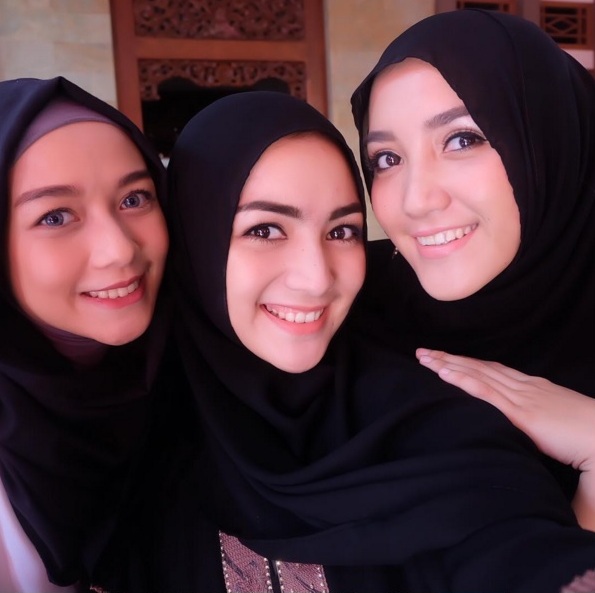 Cantiknya Erica Putri kakak Citra Kirana, bikin ngilu para pria! Cantiknya Erica Putri kakak Citra Kirana, bikin ngilu para pria!