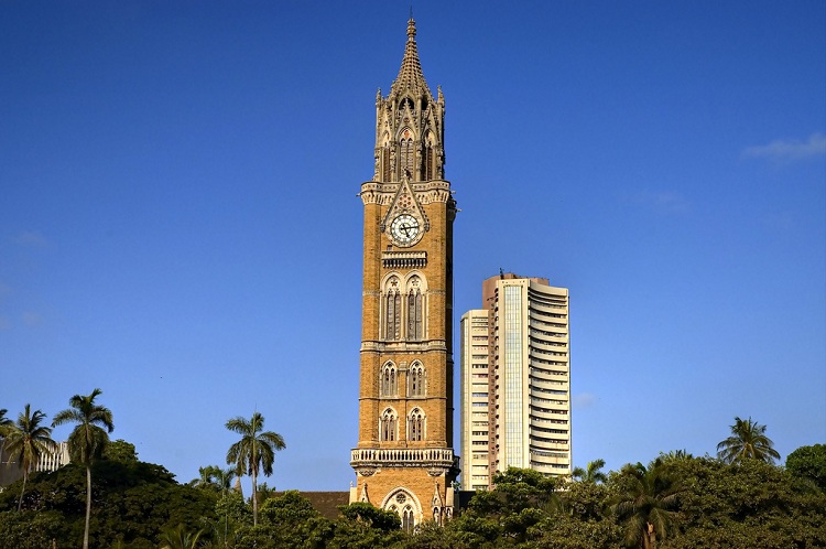 10 Menara jam terindah di dunia, salah satunya di Indonesia