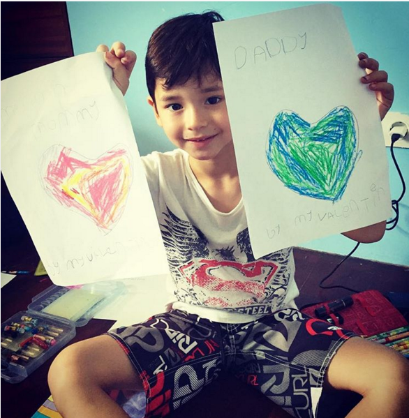 Foto kebersamaan Mike Lewis dan anak, bikin para cewek antre mamanya Foto kebersamaan Mike Lewis dan anak, bikin para cewek antre mamanya