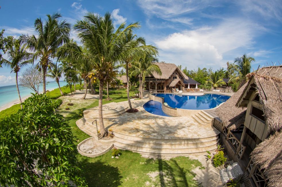 12 Hotel keren di Indonesia, buka jendela langsung pantai!