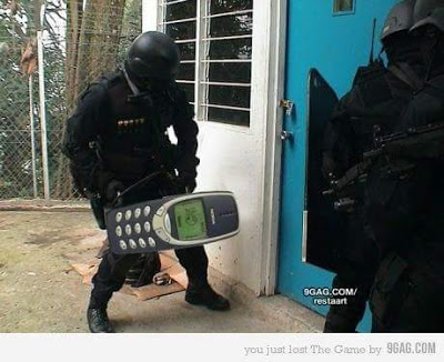 20 Meme lucu ponsel legendaris Nokia 3310, serbaguna & tahan banting!
