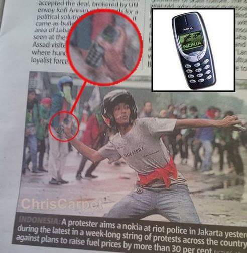 20 Meme lucu ponsel legendaris Nokia 3310, serbaguna & tahan banting!
