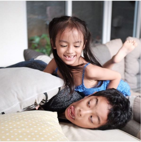 Perkenalkan Atisha Prajna Tiara, putri imut Dewi Lestari Perkenalkan Atisha Prajna Tiara, putri imut Dewi Lestari