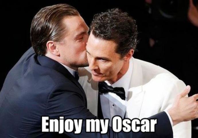 15 Meme kocak Leonardo DiCaprio 'mupeng' menang Oscar, siap ngakak ya?