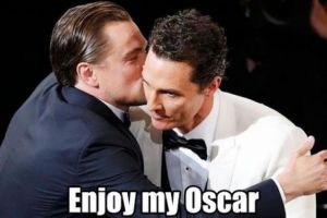 15 Meme kocak Leonardo DiCaprio 'mupeng' menang Oscar, siap ngakak ya?