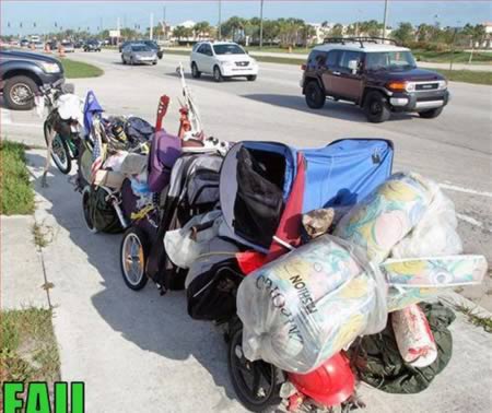 22 Potret kenekatan pengguna jalan membawa angkutan berlebih