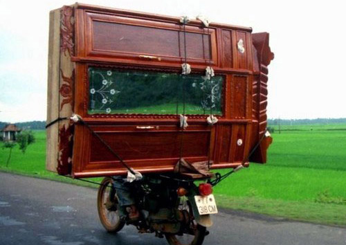 22 Potret kenekatan pengguna jalan membawa angkutan berlebih