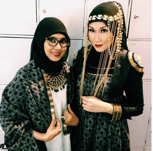 Masih ingat Ida Royani? Kini dia berhijab dan tetap cantik memesona Masih ingat Ida Royani? Kini dia berhijab dan tetap cantik memesona